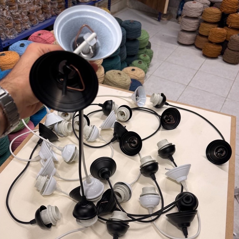 سر پیچ -وصل لوستر -سفید -مشکی